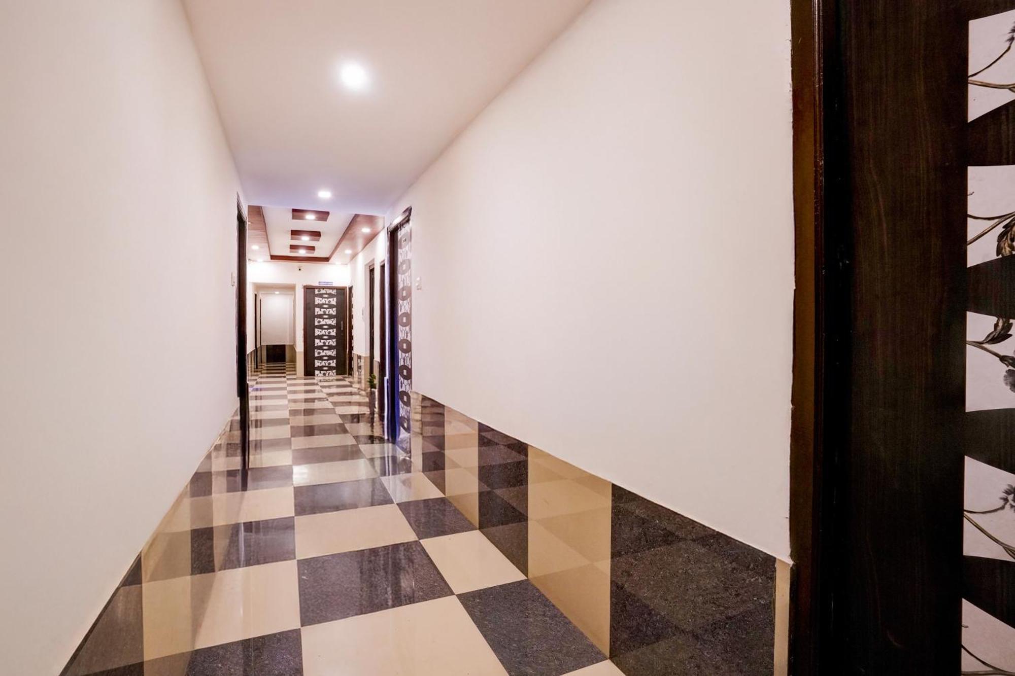 Spot On Jahanvi Hotel 2*